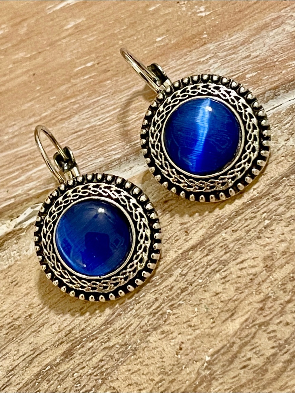 Small Handcrafted Deep Blue Cabochon Vintage Style Detail Drop Earrings - Picture 2 of 4